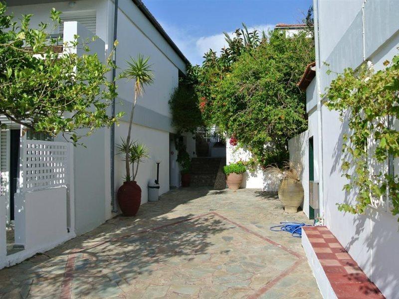 Sunningdale Hotel Agia Galini Exteriör bild