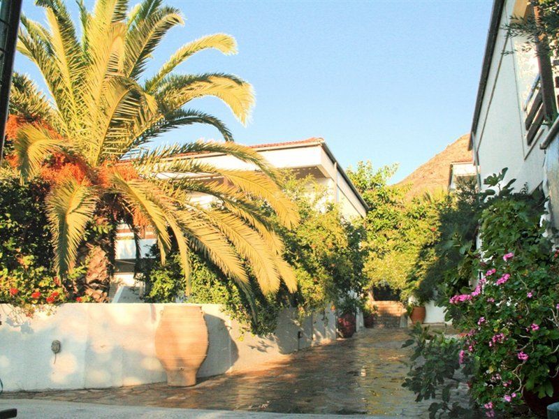 Sunningdale Hotel Agia Galini Exteriör bild